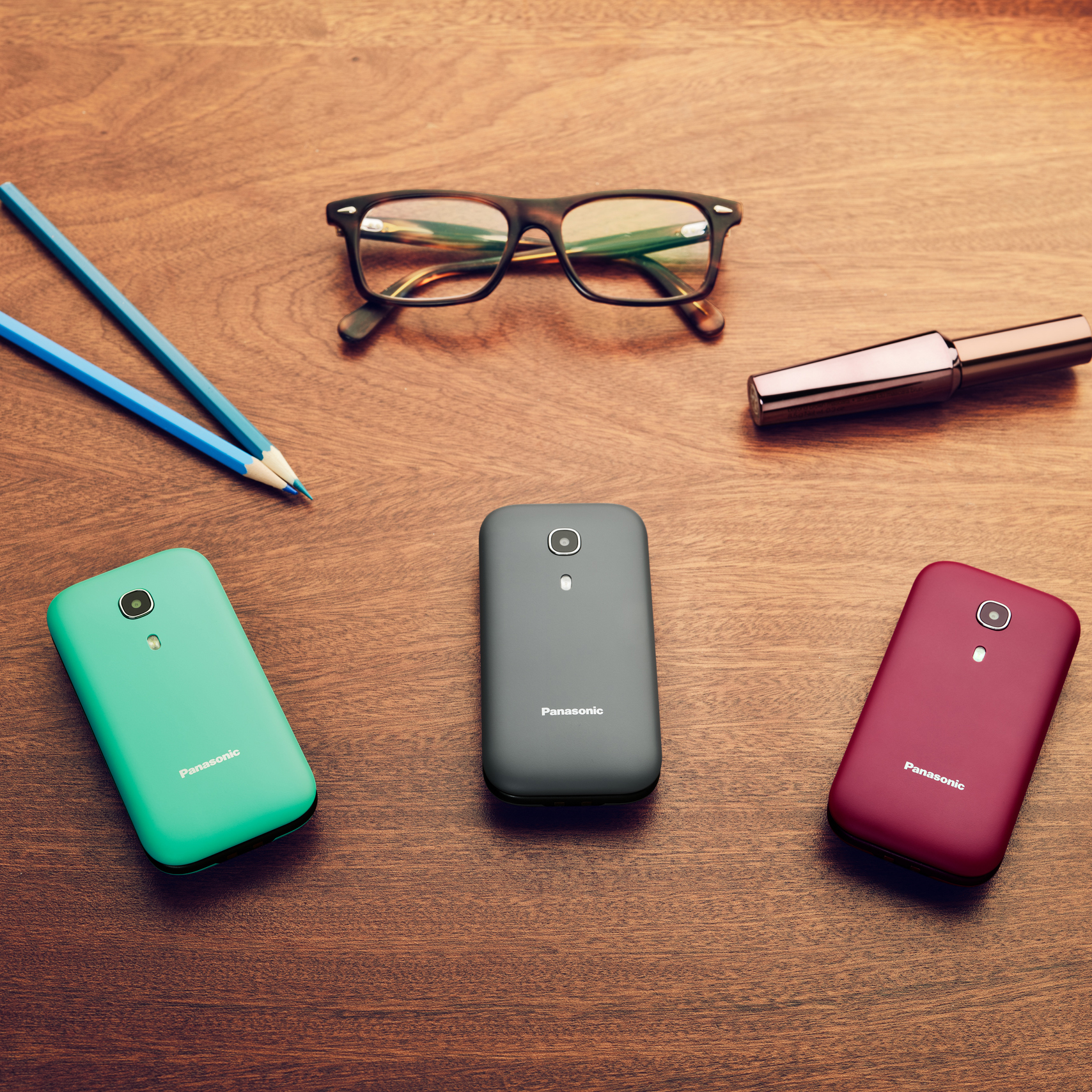 panasonic-seniorenhandy-KX-TU400-lifestyleimage-003_1