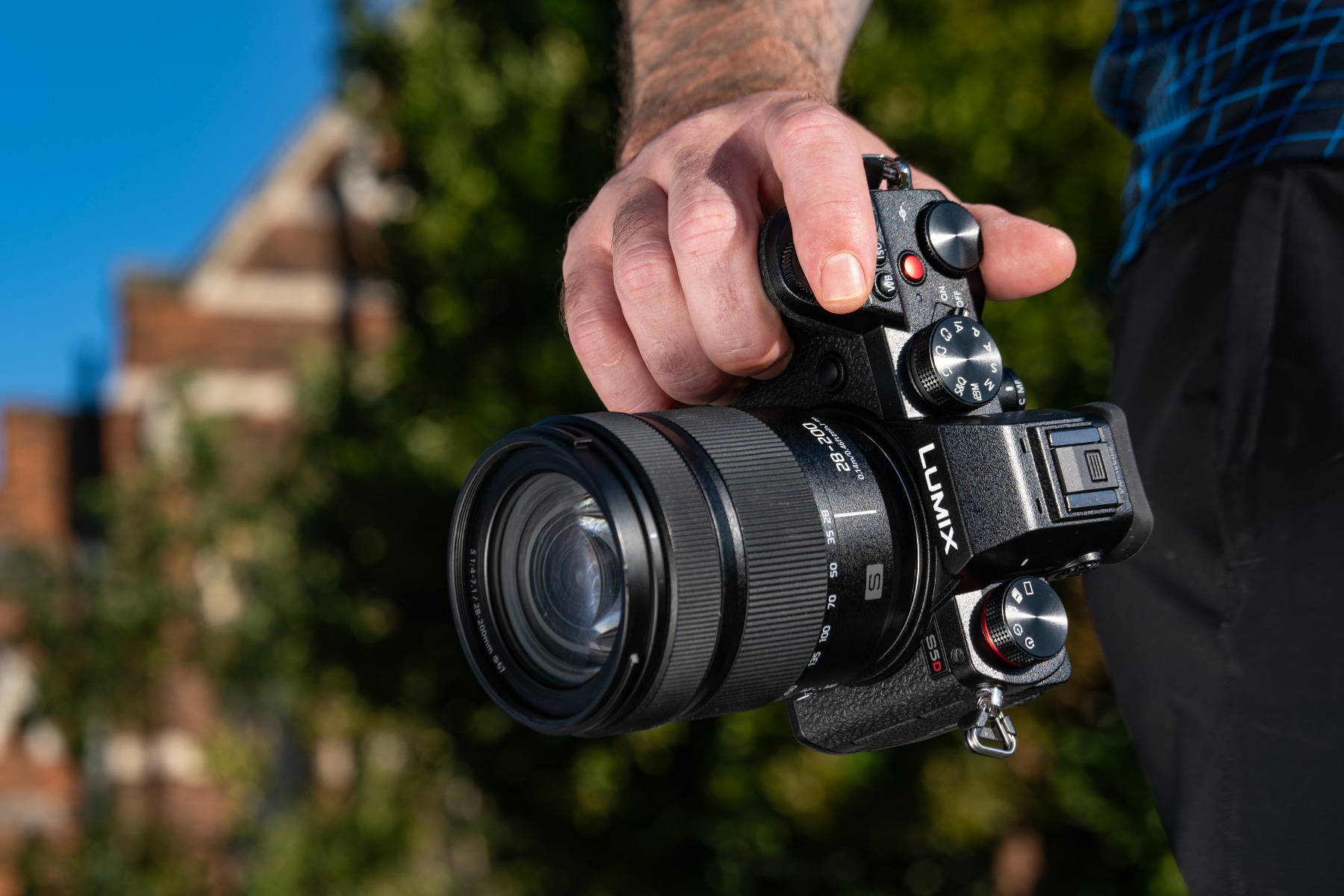 lumix-camera-DC-S5D-lifestyle-image-P1052305